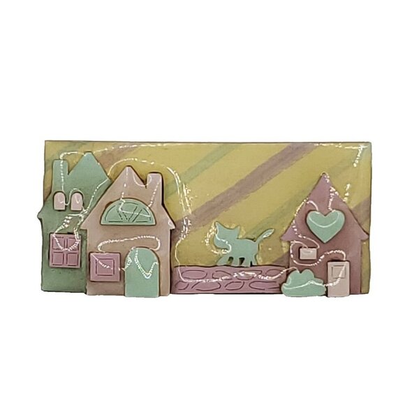 Lucinda House Pin Cat Kitty Kitten Hearts Pastel Yellow Green Pink Purple - Picture 1 of 2